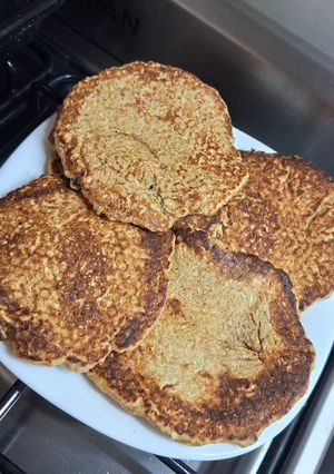 Una foto de Hotcakes de banana, avena y harina integral