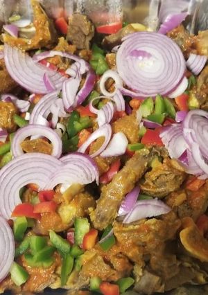 A picture of Grilled Chicken in Pepper Sauce.