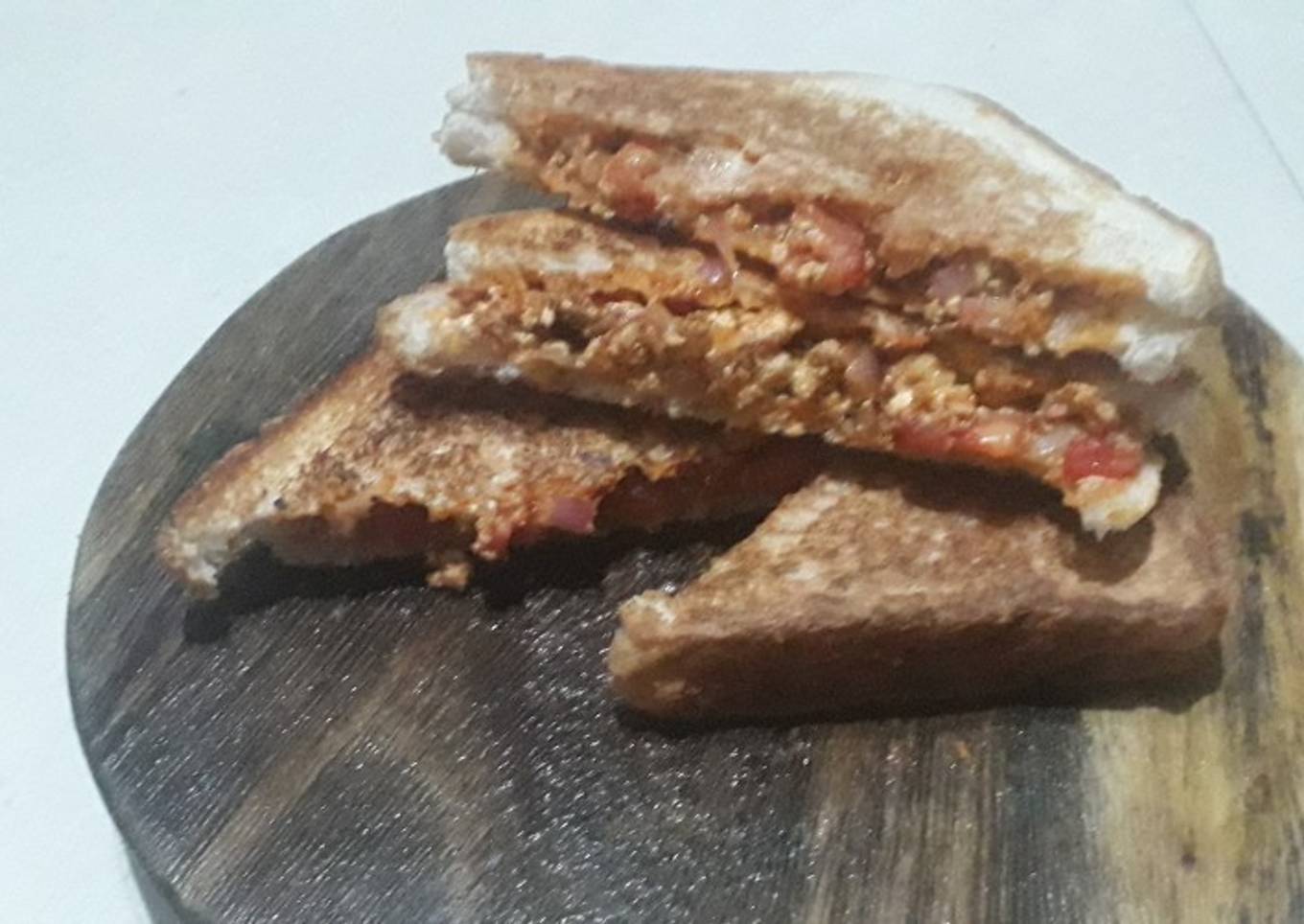 Schezwaan Paneer Sandwich