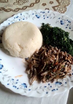 A picture of Ugali,kales and omena.