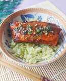 Ikan Salmon Teriyaki Donburi ala Jepang dengan nasi kembang kol untuk diet