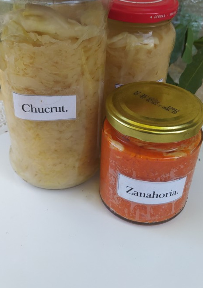 Una foto de Repollo y Zanahoria Fermentados / Chucrut