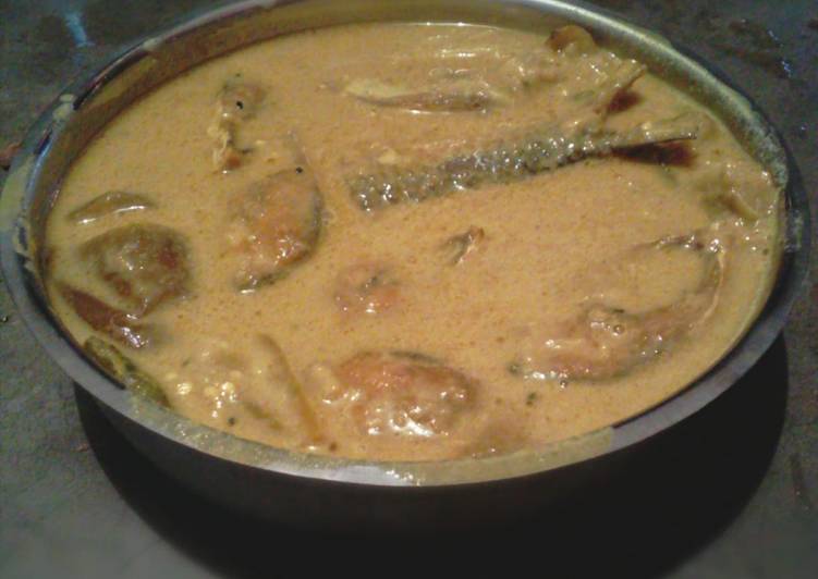 Brinjal hilsha curry
