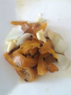 Una foto de Chiles navideños manzanos dulces con queso y cebolla la güerita