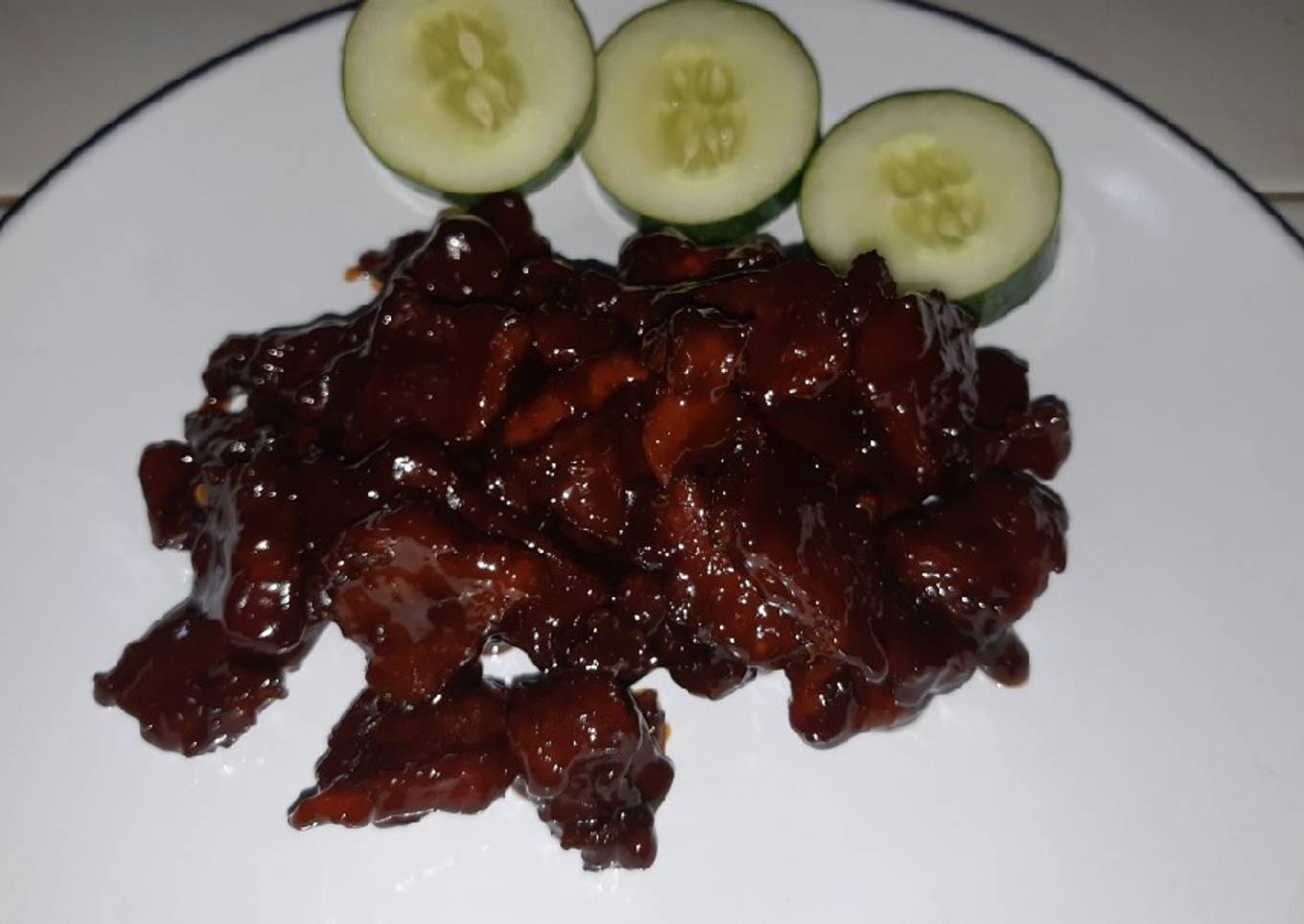 Daging sapi goreng asam