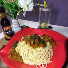Spaghetti and beef sauce with lime water A picture of Spaghetti and beef sauce with lime water.
