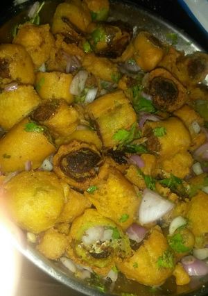 A picture of Stuffed Cut mirchi bahji.