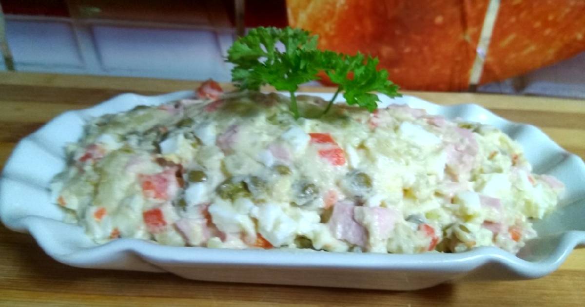 Ensaladilla rusa con salsa de yogur, versión ligera de la receta de la  abuela
