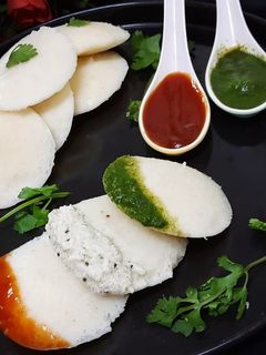 इडली (idli recipe in Hindi) रेसिपी मुख्य फोटो