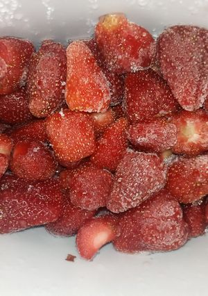 A picture of Frozen strawberries.