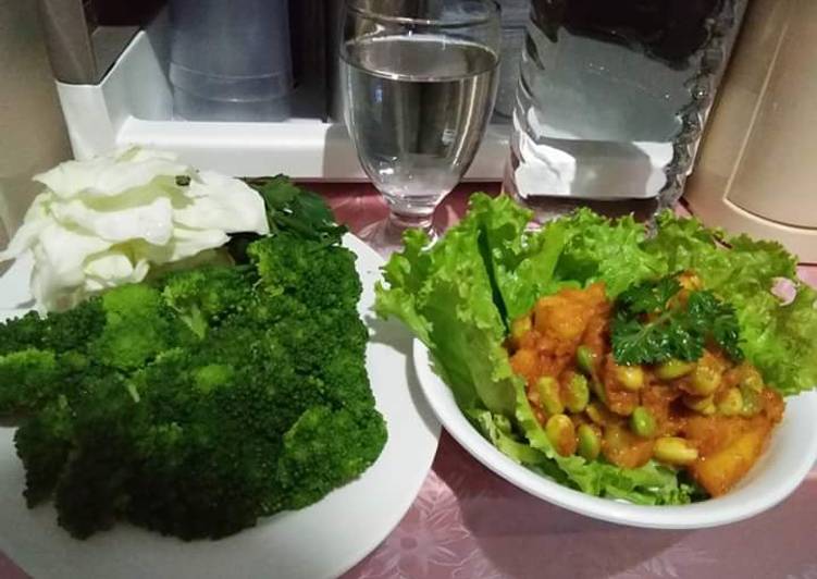 Cara termudah untuk Memasak saat makan malam6. Brokoli Sambal Nanas Edamame