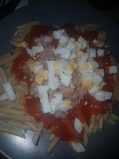 Una foto de Macarrones con atún