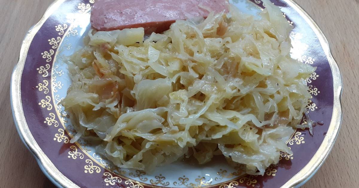 тушеная капуста со сливками. тушёная капуста на сливочном масле. тушёная капуста на сливочном масле. обжаривание капусты. капуста жареная на сливочном масле.