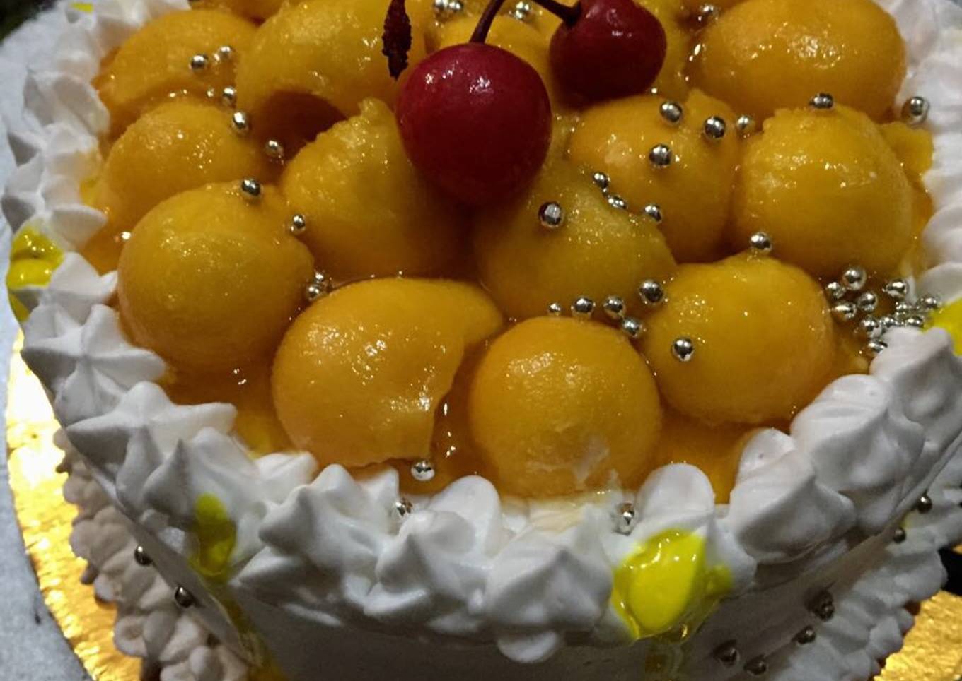 Mango flavour cake
