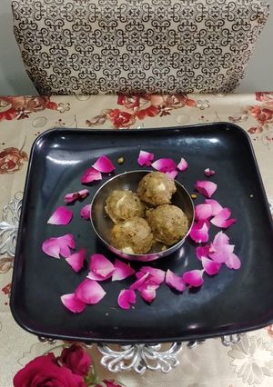 चूरमा के लड्डू (Churma ke ladoo recipe in hindi) रेसिपी मुख्य फोटो