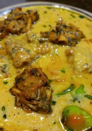 A picture of Karhi pakora.