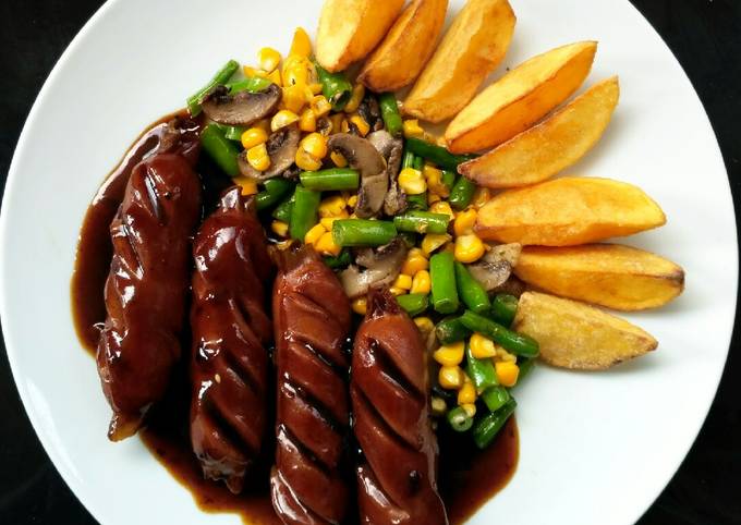 Resep Sosis Lada Hitam w/ Vegie Mix &amp; Potato Wedges, Enak