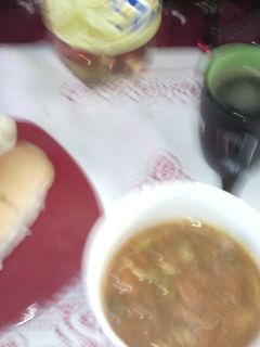 Una foto de Pavo indio con salsa de tomate preparada y aceitunas con hueso (guisado)