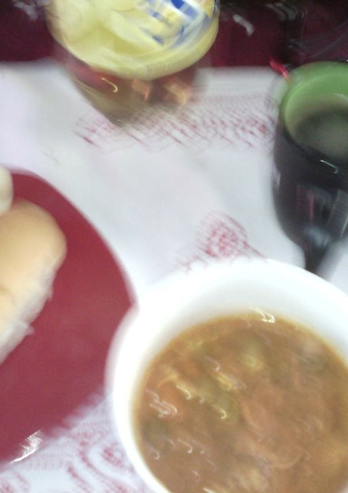 Una foto de Pavo indio con salsa de tomate preparada y aceitunas con hueso (guisado)