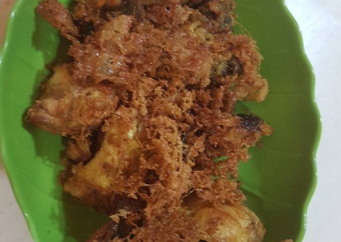 Ayam goreng kremes