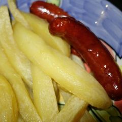 A picture of Russian and Chips.