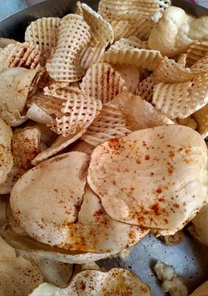 બટેકા ની વેફર (Bataka Wafer Recipe In Gujarati) રેસીપી મુખ્ય ફોટો
