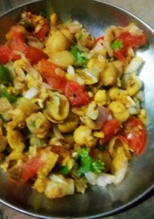 A picture of White Chana chat.