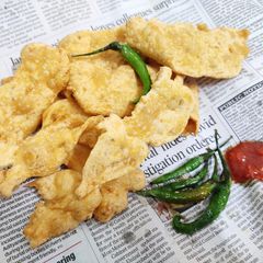 A picture of Lasooni Fafda.