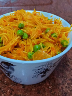 नमकीन सेवइयां (namkeen seviyan recipe in Hindi) रेसिपी मुख्य फोटो