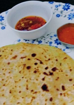 A picture of Aalo ke parathe.