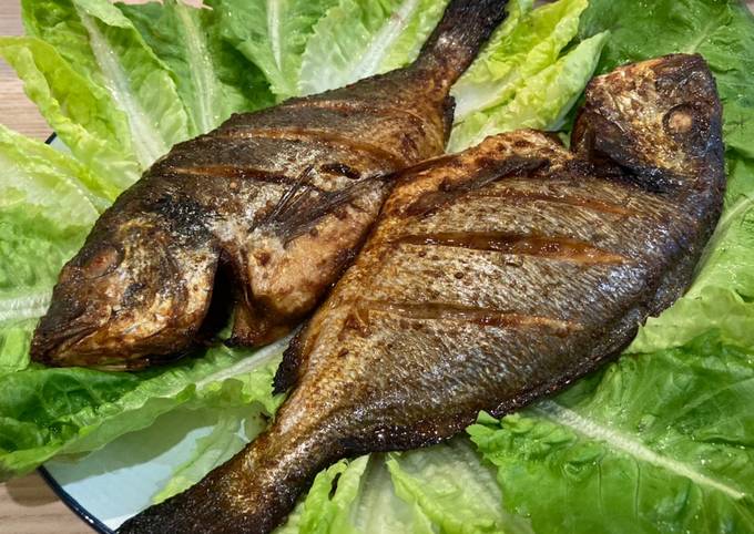 Bagaimana Membuat Ikan bakar bumbu kecap madu pesenan suami, sampe kalap makannya! Anti Gagal