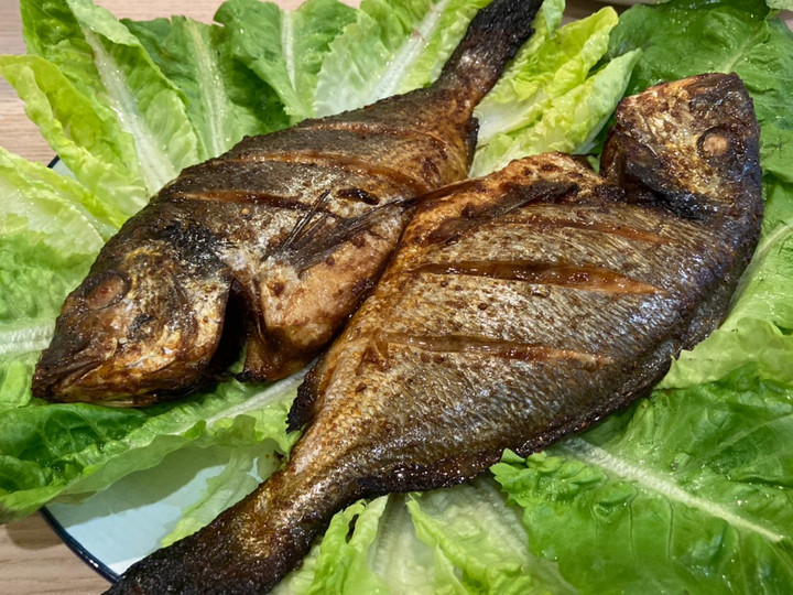 Bagaimana Membuat Ikan bakar bumbu kecap madu pesenan suami, sampe kalap makannya! Anti Gagal