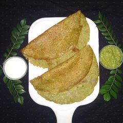 A picture of Pesarattu (power pack of protein).
