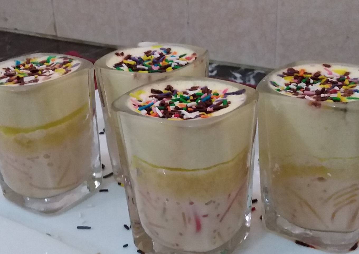 Colored Vermicelli With Twist