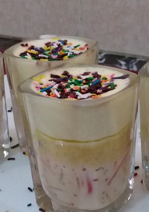 A picture of Colored Vermicelli With Twist.