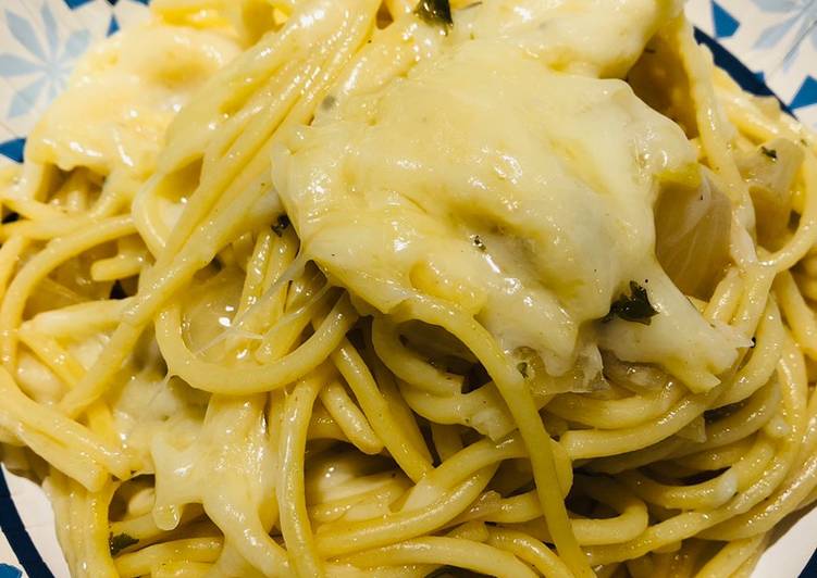 Recipe of Yummy Onion 🧅 Spaghetti 🍝