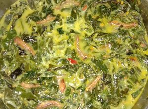 Foto resep Daun ubi tumbuk (daun singkong santan)