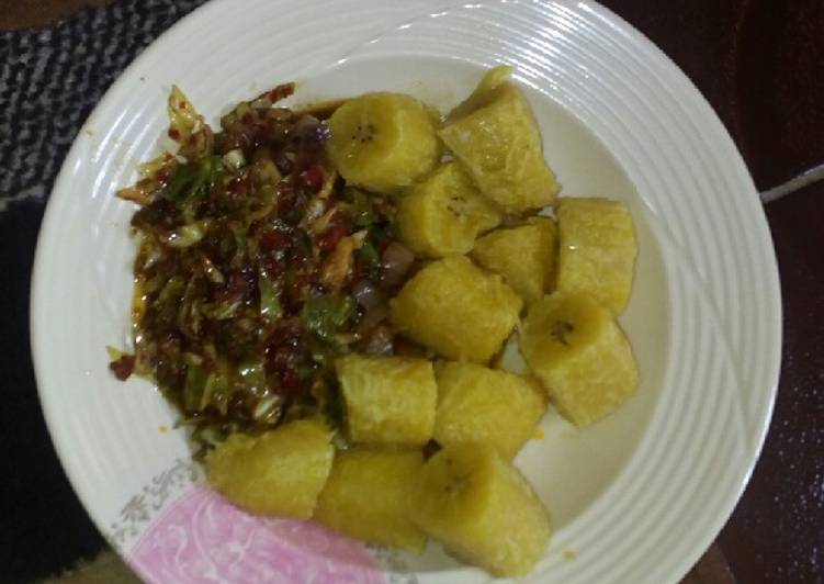 Step-by-Step Guide to Prepare Favorite Boiled plantain wit veg sauce