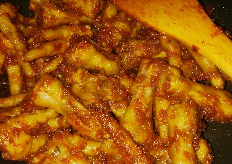 Ceker Pedas Gongso kering