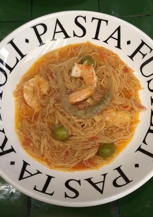 Una foto de Fideos a la veracruzana con camarones