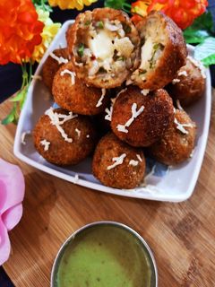 पोटैटो चीज़ टॉट्स (potato cheese bites recipe in Hindi) रेसिपी मुख्य फोटो