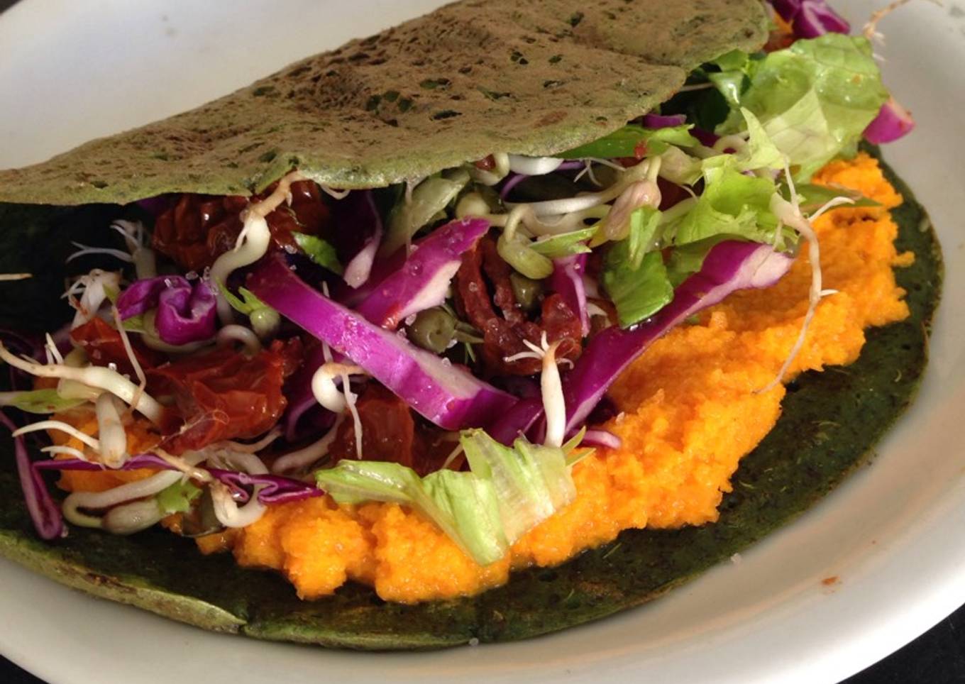 Crepes de acelga con relleno raw