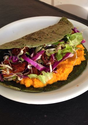 Una foto de Crepes de acelga con relleno raw