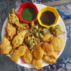 Aloo methi ke pakore A picture of Aloo methi ke pakore.