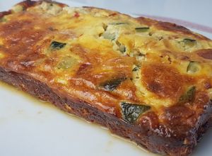 Una foto de Pastel de calabacín con jamón serrano y queso