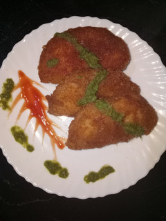 A picture of Crispy half moon.