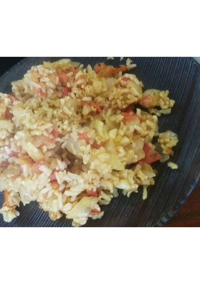 Una foto de Arroz frito con tomates