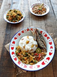Foto resep Nasi Sela Sambal Bongkot dan Urap Bumbu Genep