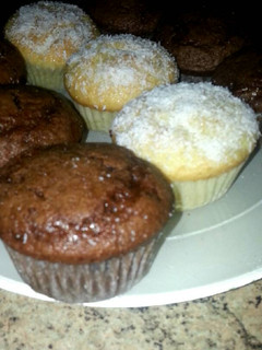 Una foto de Muffins de limón con pasas