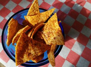 Una foto de Doritos caseros (en freidora de aire)